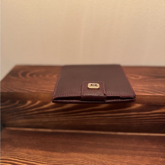 Gucci Leather Bifold Wallet
With certificate of authenticity

w:4.7 in h:3.9 in - Picture 5 of 11